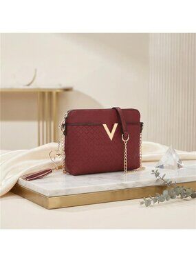 NWT Women's Chain Strap Crossbody